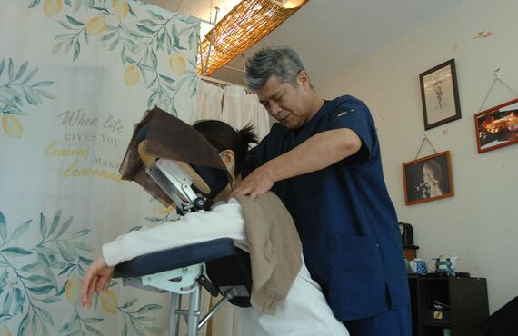 お時間がない・うつ伏せが苦手の方にお勧め| 痛みを根本改善に導く川口の整体院・美康茶院ビコサ